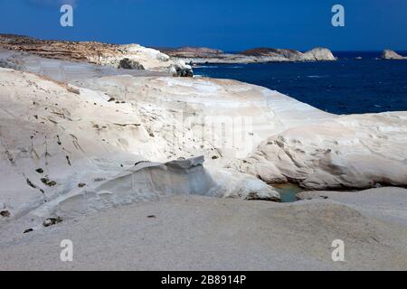 Les belles formations volcaniques de Sarakiniko. Île de Milos, Cyclades.Grèce Banque D'Images