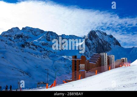 Résidence Mongie-Tourmalet, station de ski de la Mongie, Bagnères-de-Bigorre, France. Banque D'Images