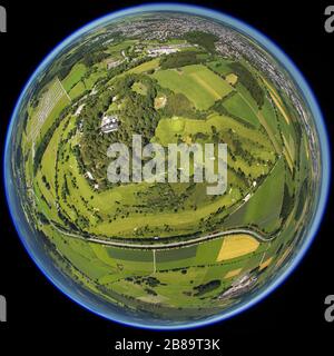 , Waldhotel Klaholz, club de golf et auberge de jeunesse Brilon, 27.06.2011, vue aérienne, Allemagne, Rhénanie-du-Nord-Westphalie, Sauerland, Brilon Banque D'Images