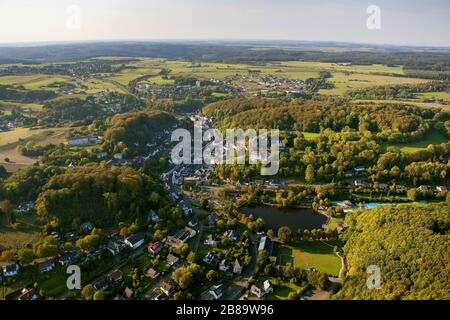 , Château de Blankenheim avec auberge de jeunesse, 25.09.2011, vue aérienne, Allemagne, Rhénanie-du-Nord-Westphalie, Eifel, Blankenheim Banque D'Images