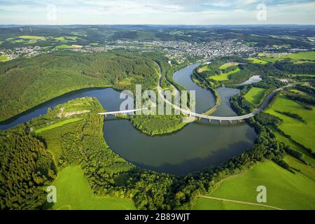 , réservoir Biggesee, 05.08.2015, vue aérienne, Allemagne, Rhénanie-du-Nord-Westphalie, Pays aigre, Olpe Banque D'Images