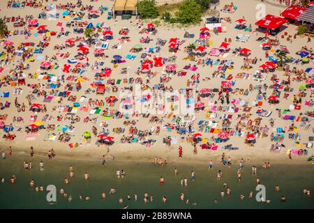 , baigneurs sur les plages de sable du lac Silver à Haltern, 05.06.2015, vue aérienne, Allemagne, Rhénanie-du-Nord-Westphalie, région de la Ruhr, Haltern am See Banque D'Images