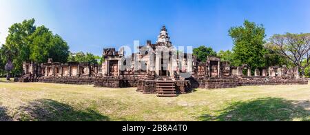 Panorama du parc historique Prasat Phanom WAN, Nakhon ratchasima, Thaïlande. Construit à partir de grès à l'époque des Khmers anciens Banque D'Images