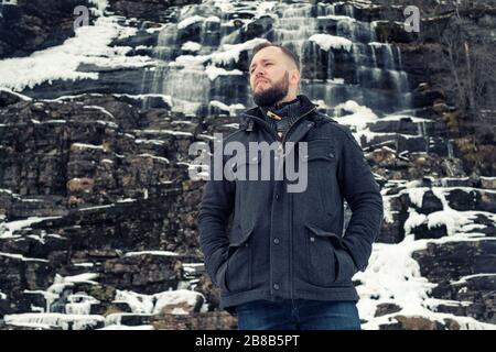 Twindefossen en hiver en Norvège. Banque D'Images