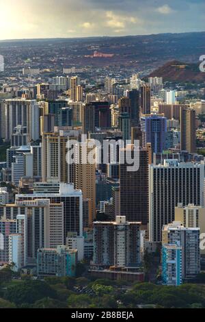 Bâtiment moderne dans le centre-ville d'Honolulu, Hawaï Banque D'Images