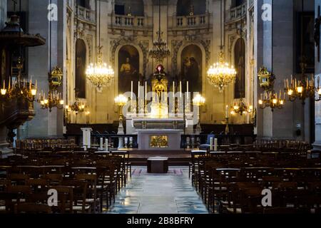 Autel de l'église Saint-Paul à Paris Banque D'Images