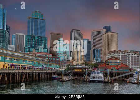 Seattle Waterfront at Dusk Banque D'Images