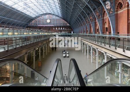 La gare internationale de London St Pancras a déserté pendant la pandémie de Covid-19 2020 Banque D'Images