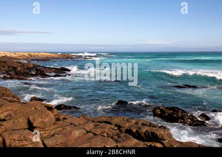 Le Cap de bon espoir où le puissant océan Atlantique Sud rencontre la côte rocheuse Banque D'Images