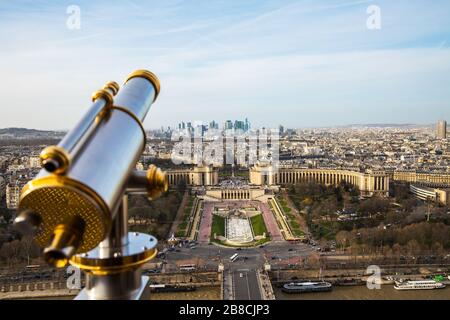 Vue aérienne sur la ville de Paris et la Seine depuis la Tour Eiffel. Banque D'Images