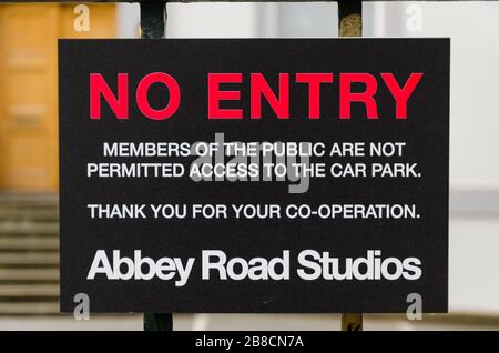 pas d'entrée dans les studios de route d'abbaye signe dans la route d'abbaye Banque D'Images