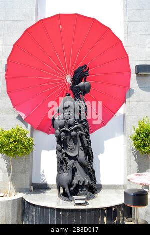Statue de Guan Yu, un général chinois servant sous le seigneur de guerre Liu Bei pendant la dynastie Han de la fin de l'est Banque D'Images