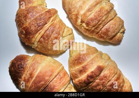 Parfait croissant français maison, de la pâte à la cuisine Banque D'Images