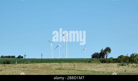 une éolienne pour produire de l'énergie ou de l'énergie propre à partir du vent en uruguay Banque D'Images