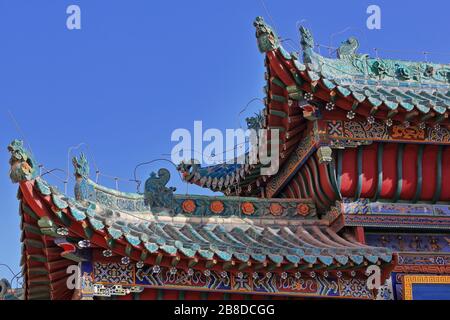 Le toit du temple Guan Yu à l'extérieur de la ville intérieure-forteresse du col de Jiayu-Jiayuguan-Gansu-Chine-0740 Banque D'Images