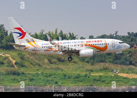 Chengdu, Chine – 21 septembre 2019 : Boeing 737-700 de l'est de la Chine à l'aéroport de Chengdu (CTU) en Chine. Boeing est une manufacture d'avions américaine Banque D'Images