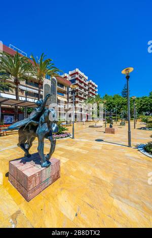 Sculpture Dali sur l'Avenida del Mar, Marbella, Andalousie, Espagne, Europe Banque D'Images