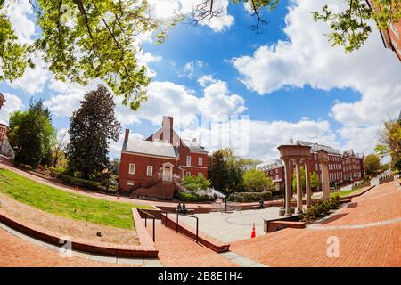 Maisons de ville d'Annapolis et vue sur la rue, capitale du Maryland, États-Unis Banque D'Images