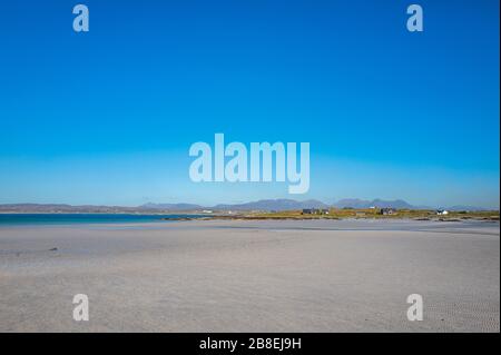 Plage de Mannin, Connemara. Le parc national du Connemara est l'un des six parcs nationaux d'Irlande. Banque D'Images