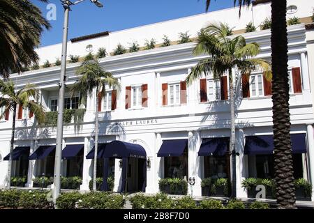 BEVERLY HILLS, LOS ANGELES, CALIFORNIE, États-Unis - 21 MARS: Ralph Lauren Beverly Hills Rodeo Drive magasin, temporairement fermé en raison du coronavirus, Deux jours après l'ordonnance « plus chez soi » émise par le maire de Los Angeles, Eric Garcetti, au niveau du comté, et le gouverneur de Californie, Gavin Newsom, au niveau de l'État, le jeudi 19 mars 2020, qui restera en vigueur jusqu'au 19 avril 2020 dans le cadre de la pandémie de Coronavirus COVID-19, 21 mars 2020 à Beverly Hills, Los Angeles, Californie, États-Unis. (Photo de Xavier Collin/image Press Agency) Banque D'Images