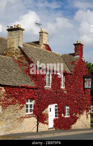 The Bell Inn, Stow-on-the-Wold, Gloucestershire, Cotswold District, Angleterre, Royaume-Uni, Europe Banque D'Images