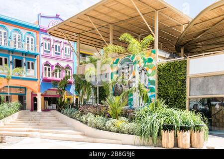 Phuket, Thaïlande - 7 octobre 2019 : entrée au centre commercial de Blue Tree. C'est un parc aquatique et un centre commercial à Cherngtalay. Banque D'Images