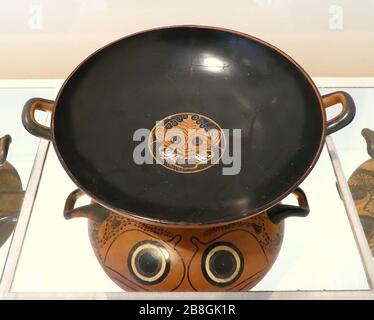 Gorgoneion, kylix Type B, de la manière de Lysippides Painter, Grec-Attic, c. 430 av. J.-C., terre cuite à motifs rouges Banque D'Images