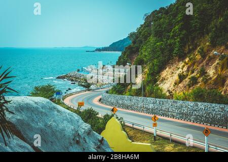 Chanthaburi, Thaïlande - 18 mars 2020: Chalerm Burapha Chonlathit autoroute de Noen Nang Phaya point de vue et est un beau point de repère de Chanthaburi PR Banque D'Images