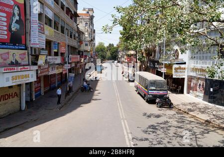 Désert de Dadar à l'ouest et aux environs le premier jour de lock-down à Mumbai en raison de la pandémie de Covid 19. Éclosion du virus Corona en troisième phase à Mumba Banque D'Images