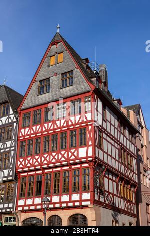 Maison traditionnelle à colombages sur la place Romerberg, Francfort, Allemagne Banque D'Images