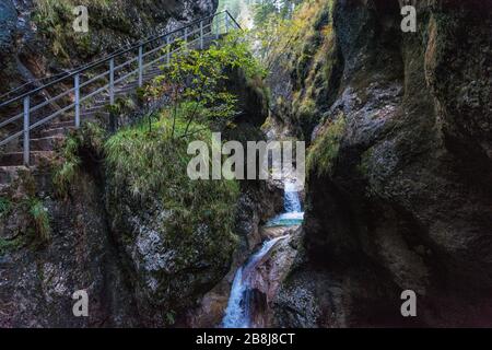 L'Almbachklamm dans les Alpes bavaroises Banque D'Images