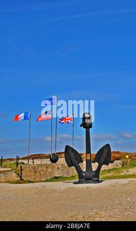 Mémorial de la Bataille de l'Atlantique, un bateau ancres l'armée célèbre, Pen Hir point, Bretagne, France Banque D'Images