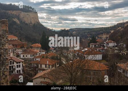 Vue sur Melnik - la plus petite ville de Bulgarie située sur les contreforts de la chaîne de montagne Pirin Banque D'Images