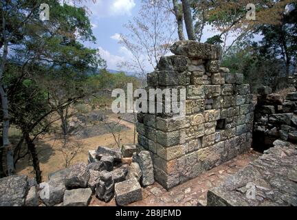 Depuis le sommet d'une pyramide les ruines de Copan, un site archéologique de la civilisation Maya à Copan, Honduras Ministère Banque D'Images