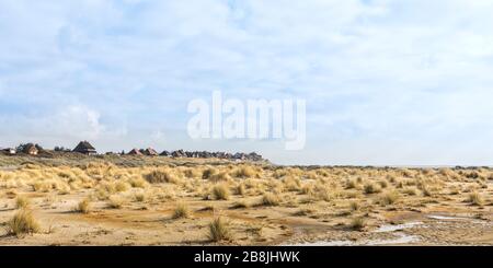 Vue panoramique sur les dunes et le village de Wittdün, île allemande de la mer du Nord d'Amrum Banque D'Images