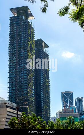 Le nouvel KLCC tours résidentielles de luxe avec des jardins verticaux Kuala Lumpur City Centre Malaisie Banque D'Images