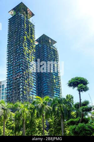 Le nouvel KLCC tours résidentielles de luxe avec des jardins verticaux Kuala Lumpur City Centre Malaisie Banque D'Images