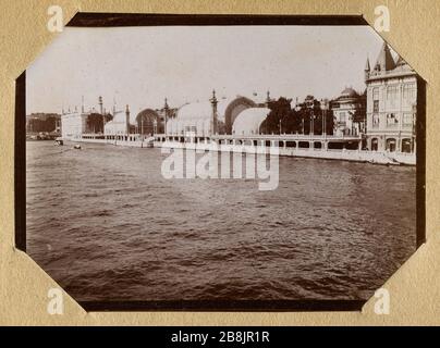 Album de l'exposition universelle de 1900 la Seine, vue du pont des Invalides Anonyme. Album de l'exposition universitaire de 1900. La Seine, vue du pont des Invalides. 1900. Musée des Beaux-Arts de la Ville de Paris, petit Palais. Banque D'Images