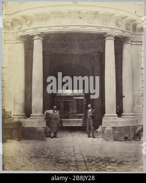 Hôtel Beauvais. Hotel Beauvais, 68 rue François Miron, 4ème arrondissement, Paris. Le Marais. Hôtel de Beauvais, 68 rue François-Miron, Paris (IVème arr.). Photo de Pierre Emonts (1831-1912). Papier aluminé. Entre 1862 et 1905. Paris, musée Carnavalet. Banque D'Images