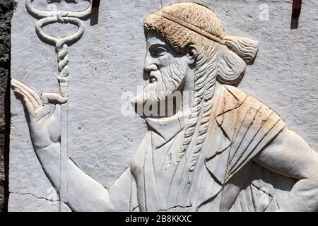 Sculpture d'un ancien homme osé dans la ville romaine d'Herculaneum détruite par une éruption pyroclastique en 79 AD, Campanie, Italie. Banque D'Images