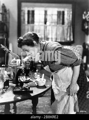 UNA O'CONNOR comme Jenny Hall dans L'INVISIBLE HOMME 1933 réalisateur JAMES WHALE roman H. G. Wells scénario R. C. Sherriff Universal Pictures Banque D'Images