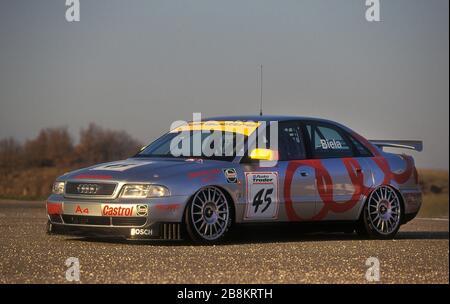 Audi A 4 BTCC car 1996 à l'équipe de course automobile Audi Touring à Vallelunga Rome Italie. Banque D'Images