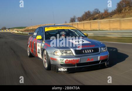 1996 Audi Touring l'équipe de course automobile essais à Vallelunga Rome Italie. Banque D'Images