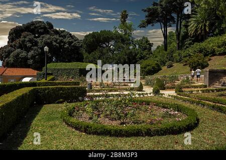 Le Crystal Palace avec ses beaux jardins est un agréable espace vert situé dans la ville de Porto, au Portugal. Banque D'Images