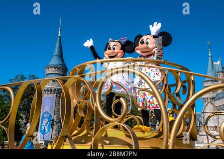 Orlando, Floride. 20 janvier 2020 Mickey et Minnie en mouvement Shake IT MousekeDance IT Street Party au Magic Kingdom. Banque D'Images