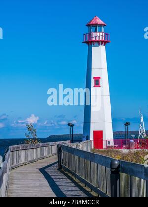 Phare de Wawatam au bout de la promenade du parc Huron, St. Ignace, péninsule supérieure, Michigan. Banque D'Images