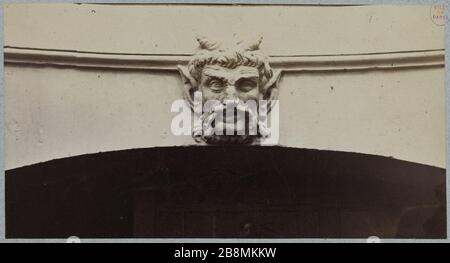 Hôtel Beauvais. Hotel Beauvais, 68 rue François Miron, 4ème arrondissement, Paris. Le Marais. Hôtel de Beauvais, 68 rue François-Miron, Paris (IVème arr.). Photo de Pierre Emonts (1831-1912). Papier aluminé. Entre 1862 et 1905. Paris, musée Carnavalet. Banque D'Images