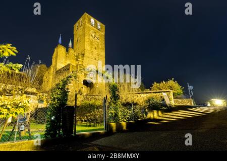 Le Château Scaliger de Castellaro Lagusello. Cet ancien village fait partie de l'association 'i borghi più belli d'Italia'. Lombardie, Italie. Banque D'Images