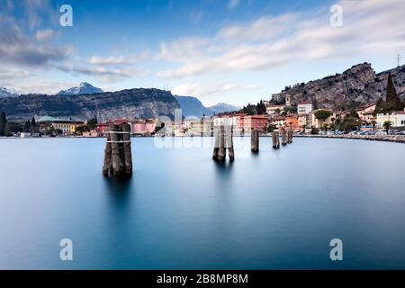 La marina de Torbole sur le lac de Garde. Province de trente, Trentin-Haut-Adige, Italie, Europe. Banque D'Images