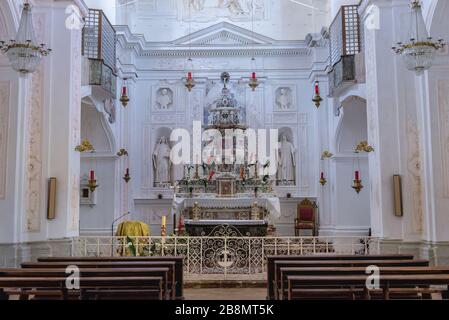 Intérieur de l'église du Saint-Sauveur dans la ville historique d'Erice sur un Mont Erice dans la province de Trapani en Sicile, dans le sud de l'Italie Banque D'Images